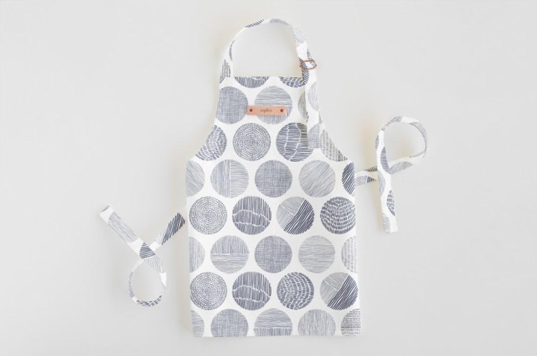 "Minimalist circles" - Personalizable Children's Apron in Navy by Sabrin Deirani - Personalizable Apron