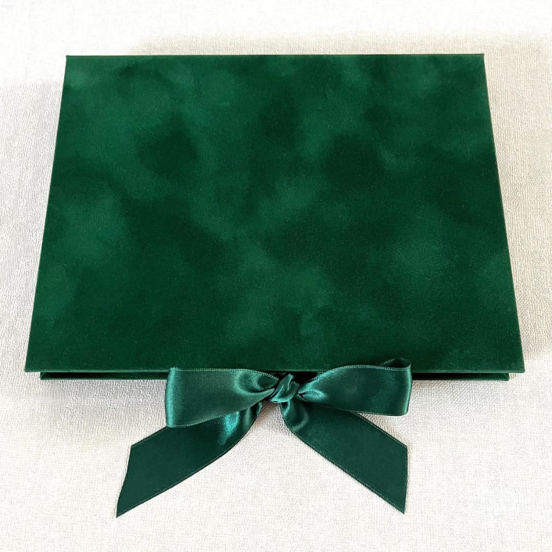 Emerald Velvet Box for Wedding Invitations 5x7", Green Keepsake Box
