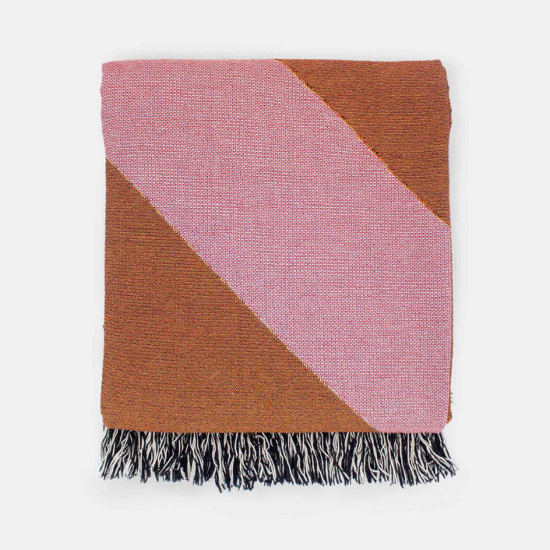 Grand Signet Throw-Clay/Quartz