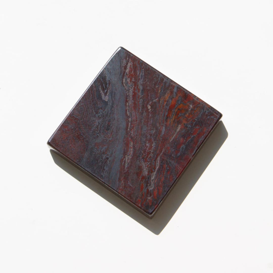 "Marble Pedestal (IRON RED)" - Decorative Object in red by the parmatile shop