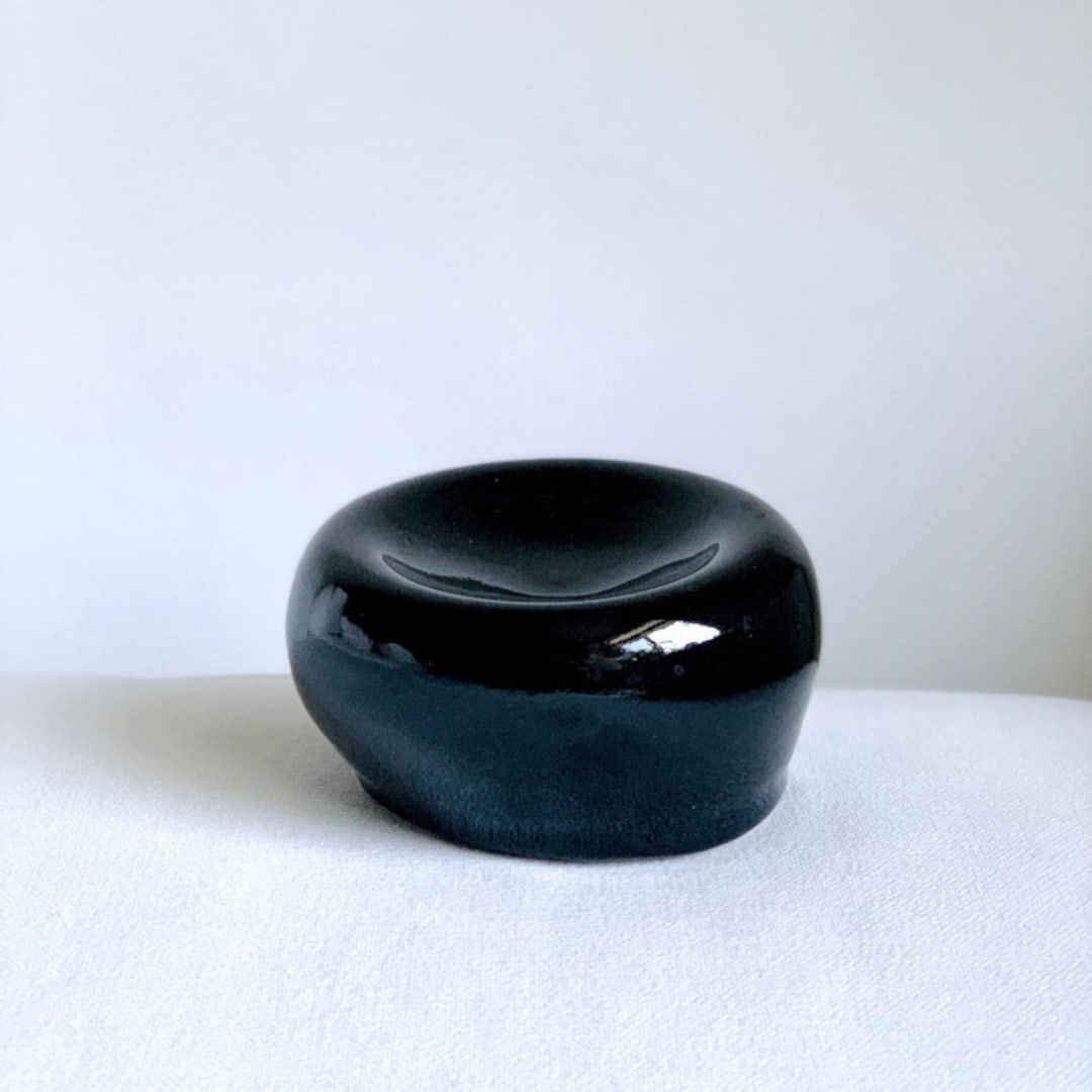 "Obsidian Concave Bowl" - Decorative Object in black by Cloude Made