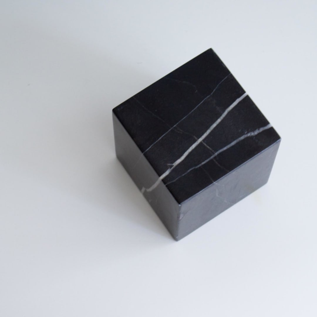"Marble Cube (NERO)" - Decorative Object in black by the parmatile shop