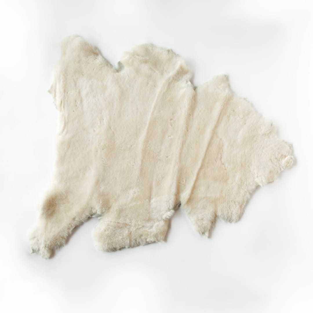 The Sheepskin Rug in White