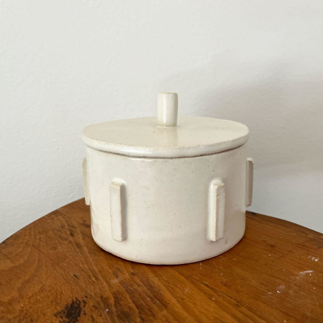 Ribbed Lidded Dish - White