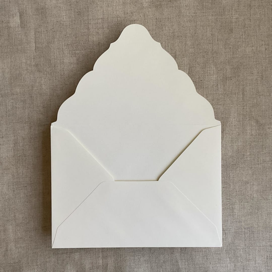 "Cream A7 Venetian Flap Envelope | Pack of 25" - Envelopes in beige by Ivory Invitations