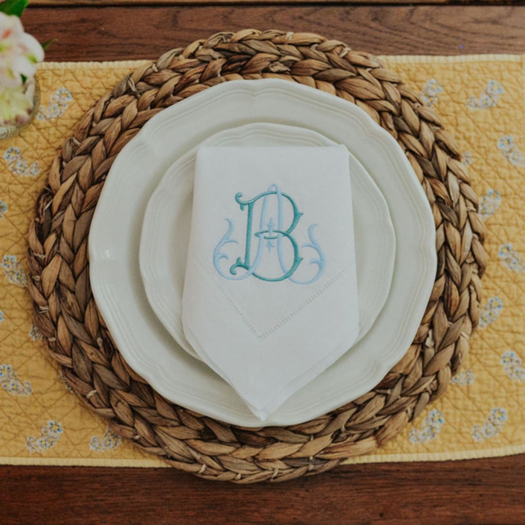 "Embroidered Dinner Napkins with Two Letter Intertwined Monogram -Set of 4" - Napkins in white by Virginia Marcello