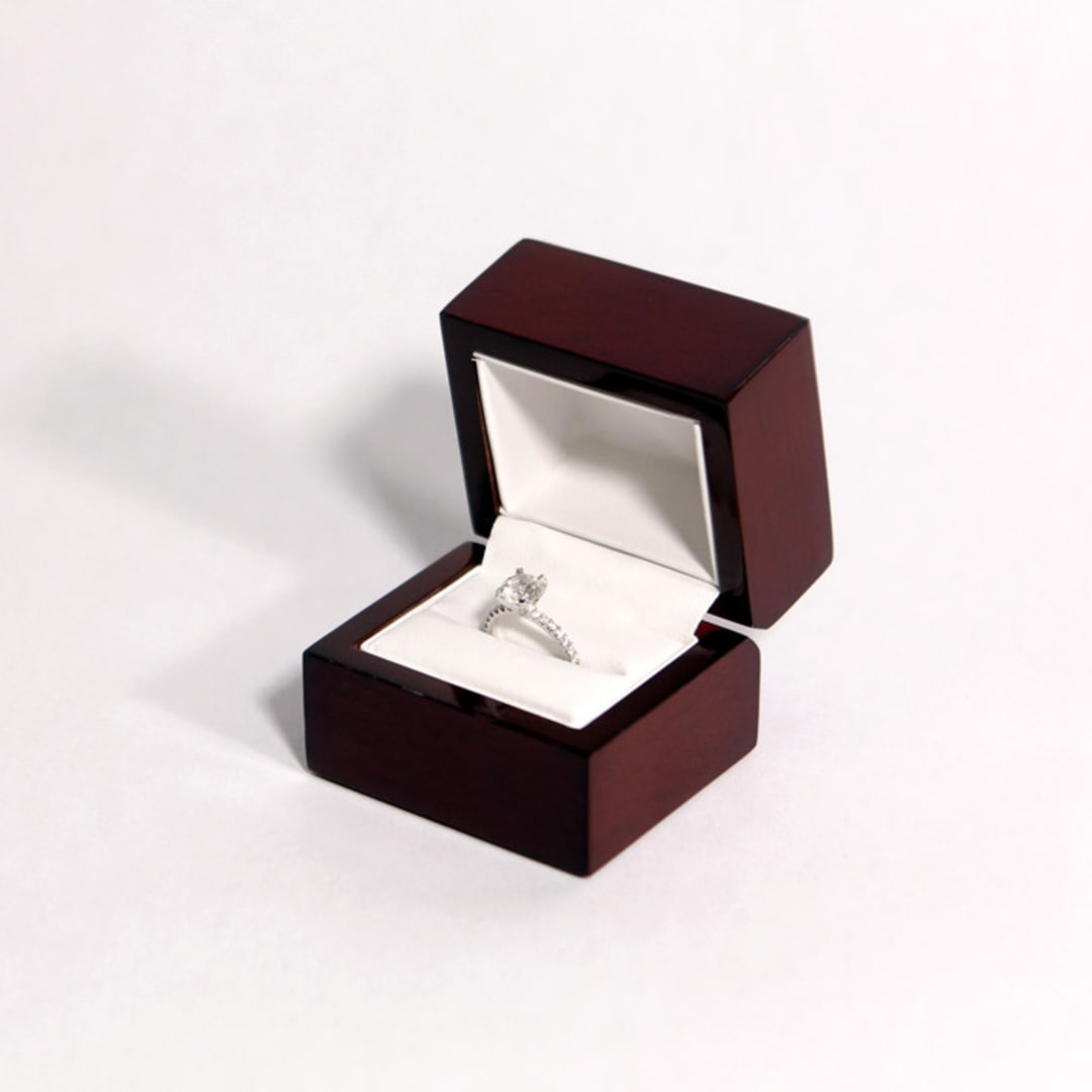 "Classic Rosewood Ring Box" - Ring Boxes in red by Soulmatebox