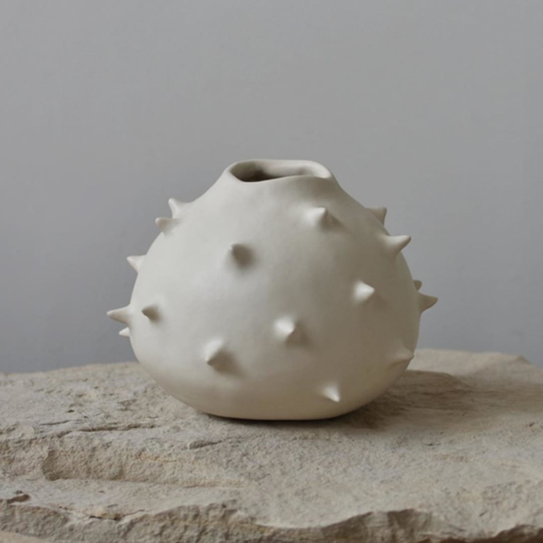 "Handmade Spikes White Round Ceramic Vase" - Vases in beige by OWO Cerámica