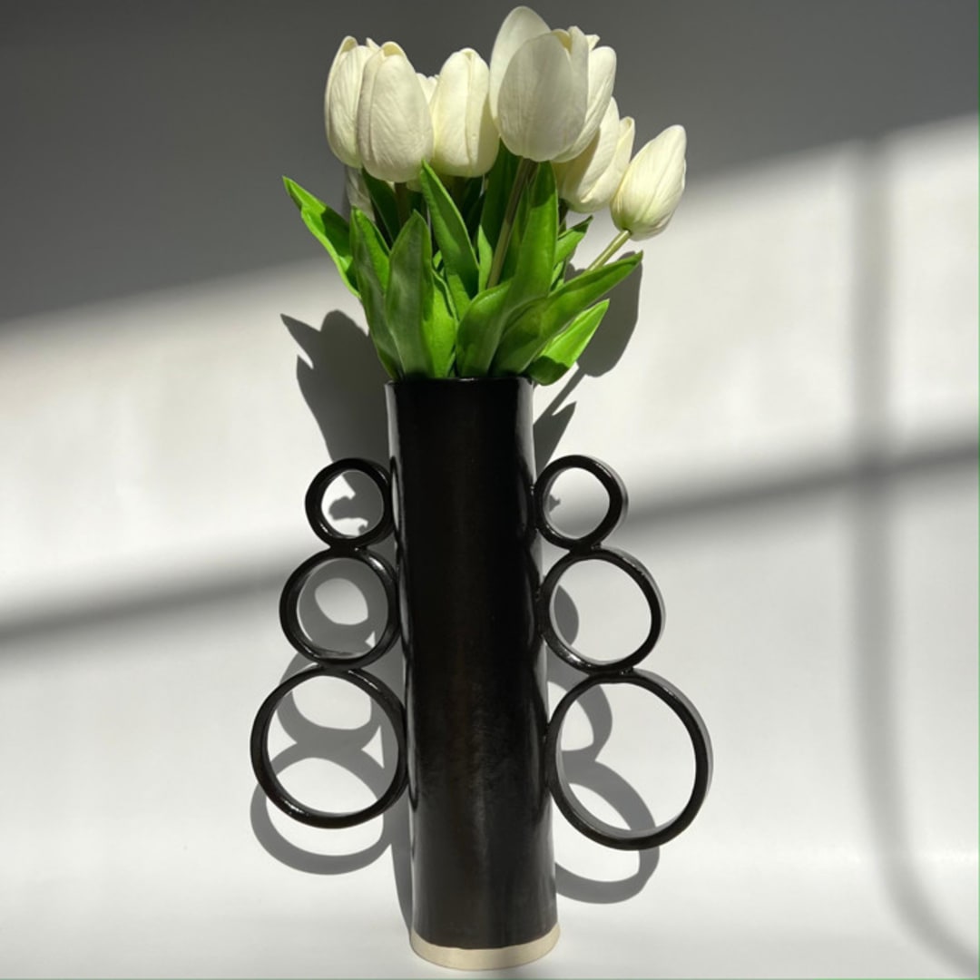 Black Circle Vase
