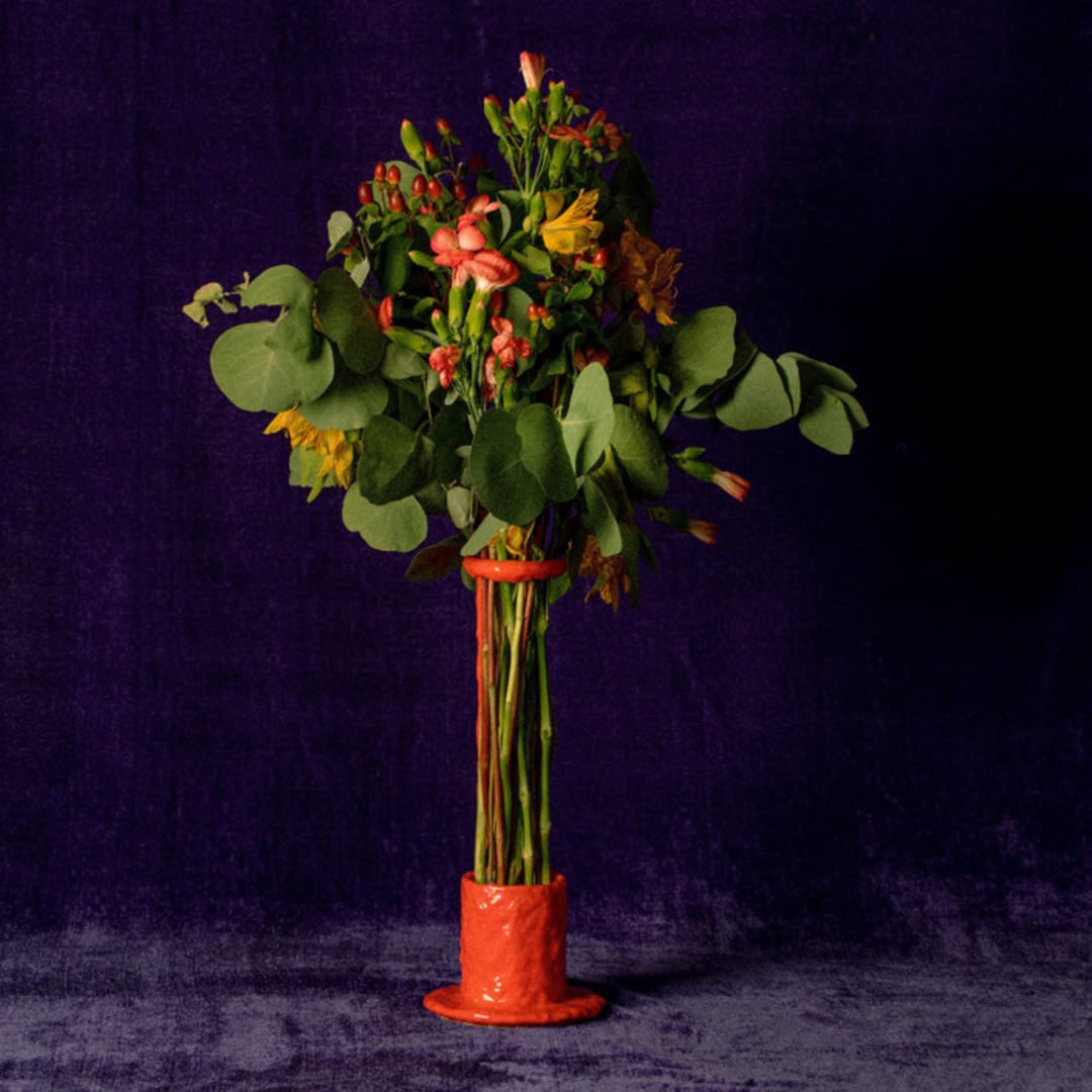 "Base Para Flores Red Vase" - Vases in red by Algo Studio