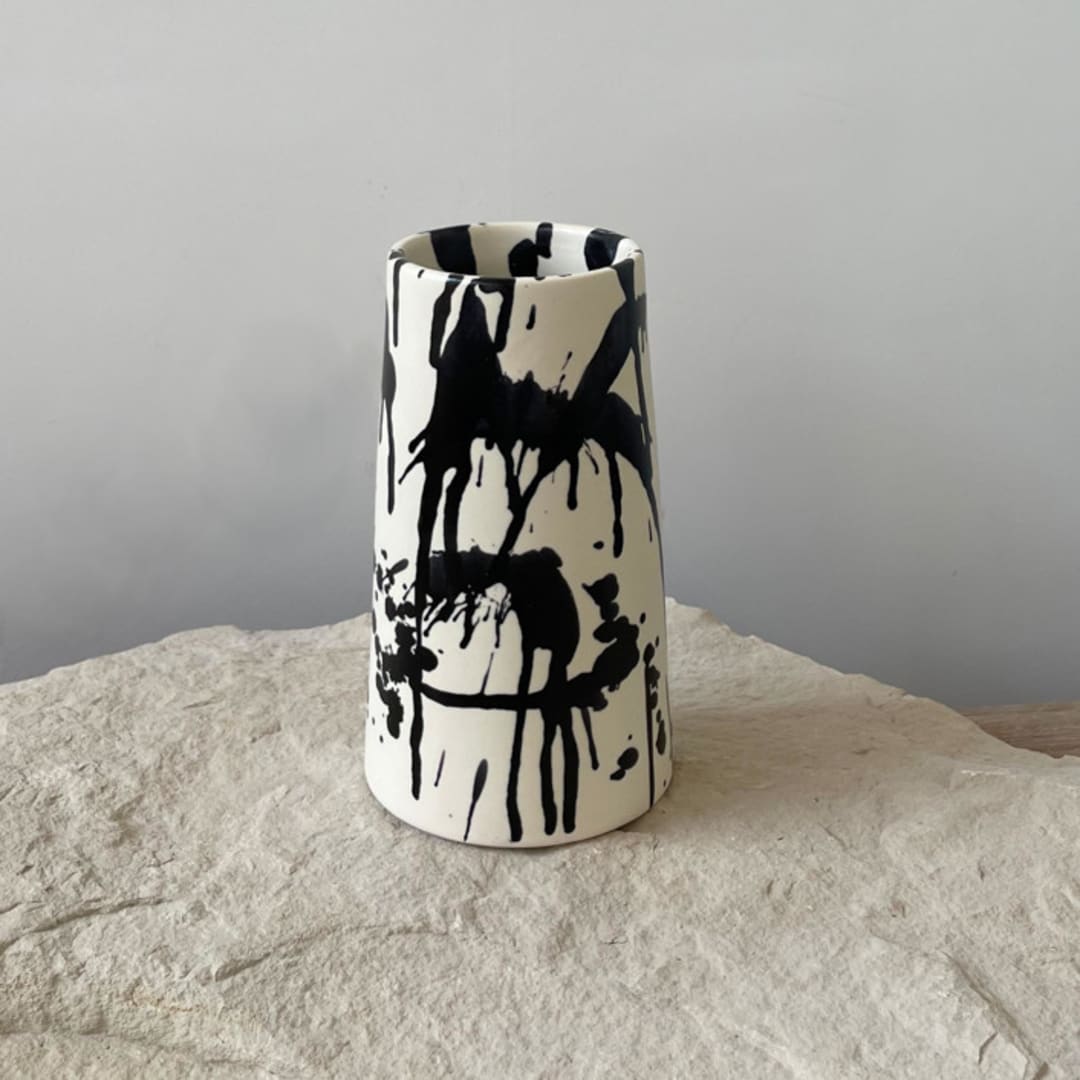 "Rock Handmade Ceramic Flower Vase II - Black & White" - Vases in black by OWO Cerámica