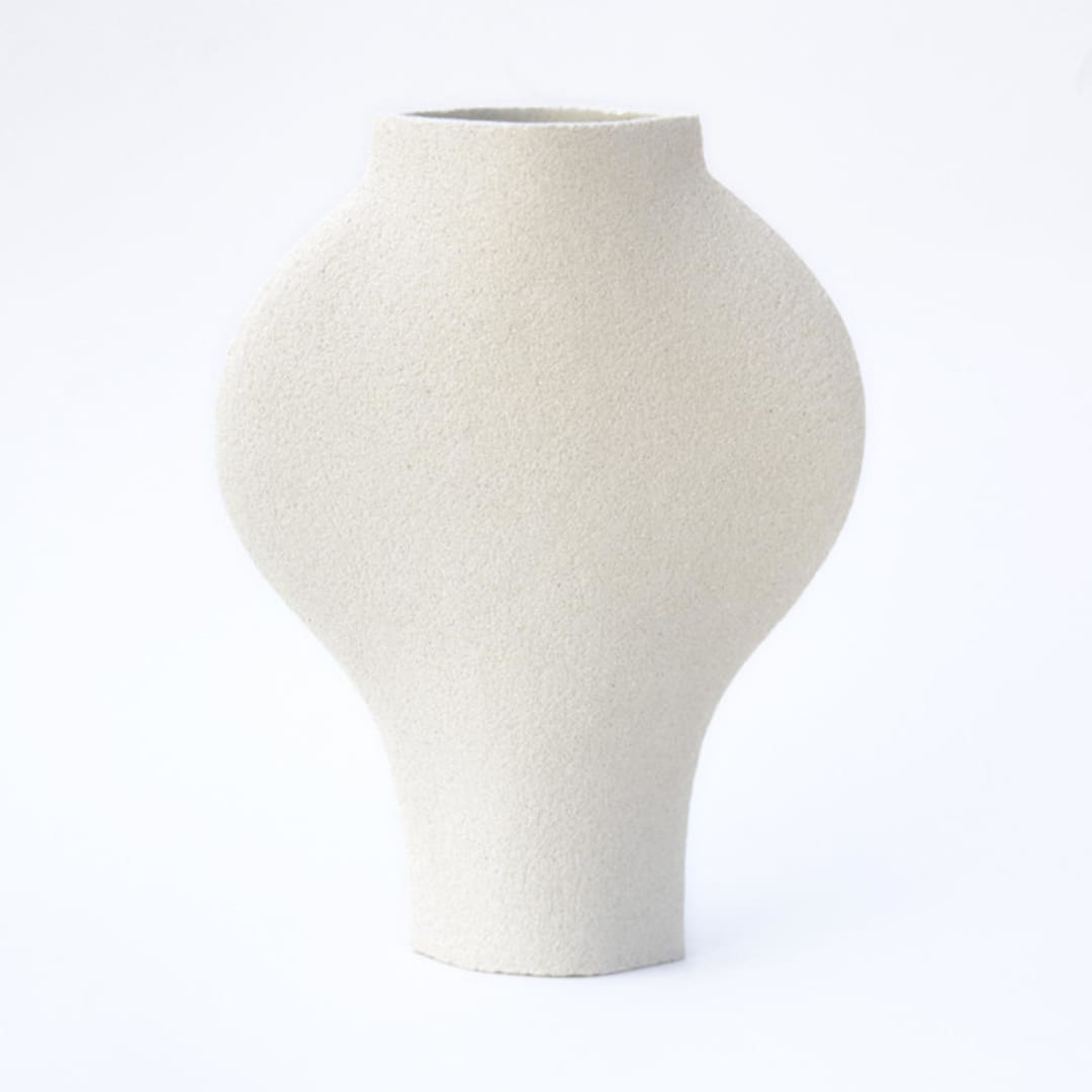 "Ceramic Vase ‘Dal White’" - Vases in white by Inhee Ma