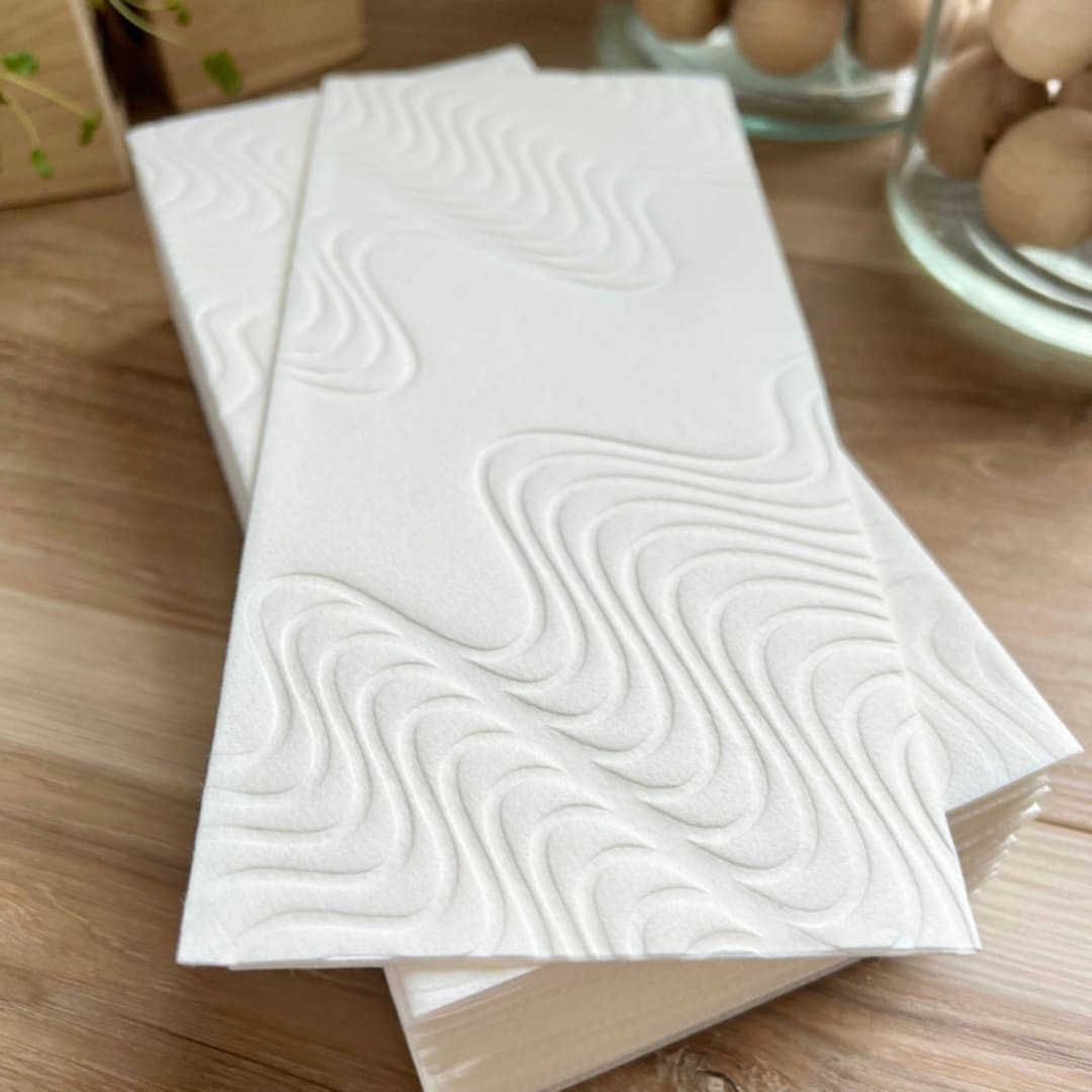 "Luxe Linen Debossed Napkins | Retro Ripple in Simply White" - Napkins in natural by Prêt-à-PartyNY