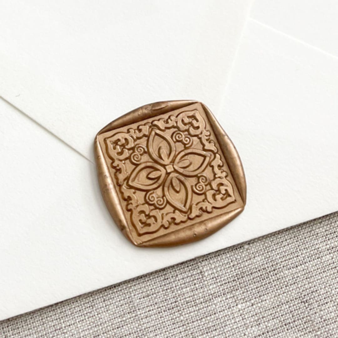 "Square tile self-adhesive wax seal in antique gold | Large | Set of 10" - Wax Seals in bronze by Maria Ferrer G.