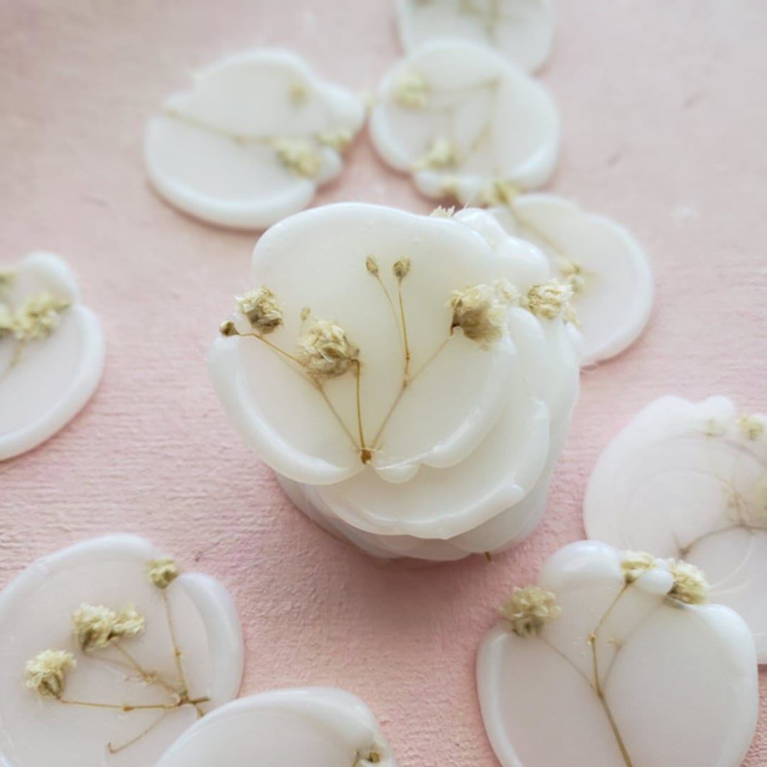 Self-adhesive Vellum Wax Seals with Dried Florals (Pack of 10)