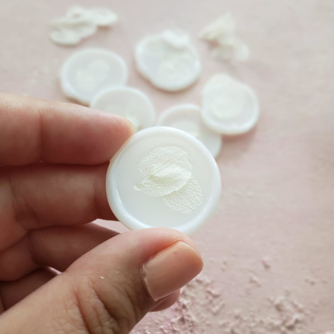 Vellum Wax Seal with Pressed White Hydrangea Petals (pack of 10)