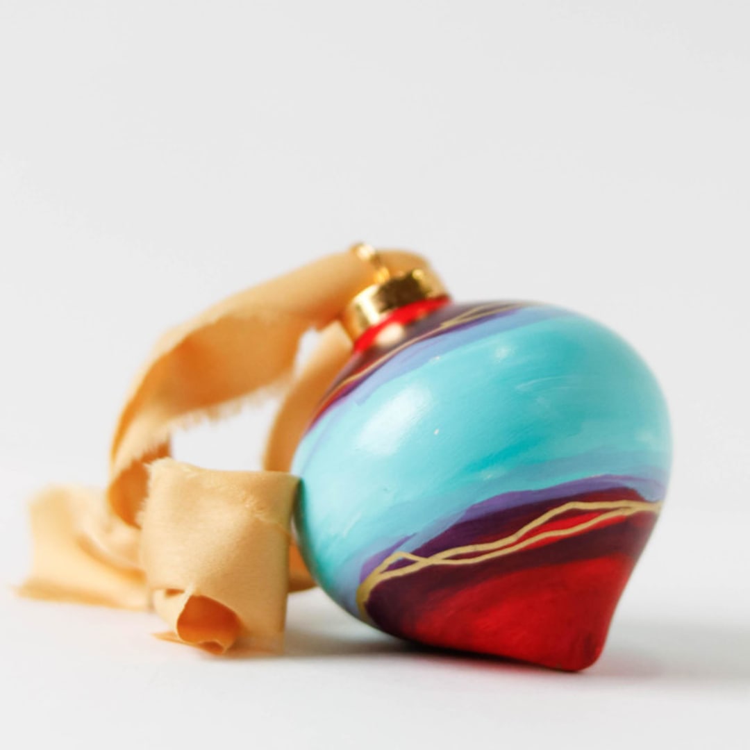"Abstract Ornament - Red Abstract 03" - Ornaments in gold by Weronika Zubek