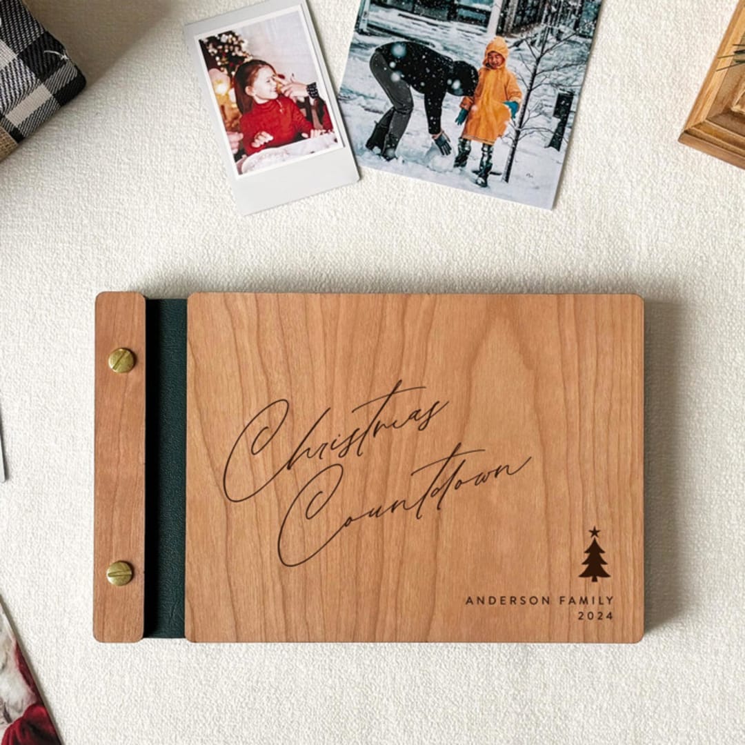 "Advent Calendar Countdown to Christmas Album 2025 | Cherry Wood | 6 x 9" - Photo Album in green by Katrina Mejia