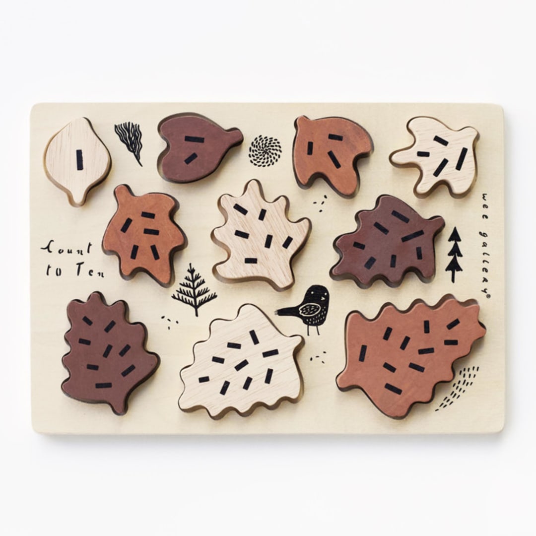 "Wee Gallery Wooden Tray Puzzle - Leaves" - Puzzles in natural by Wee Gallery