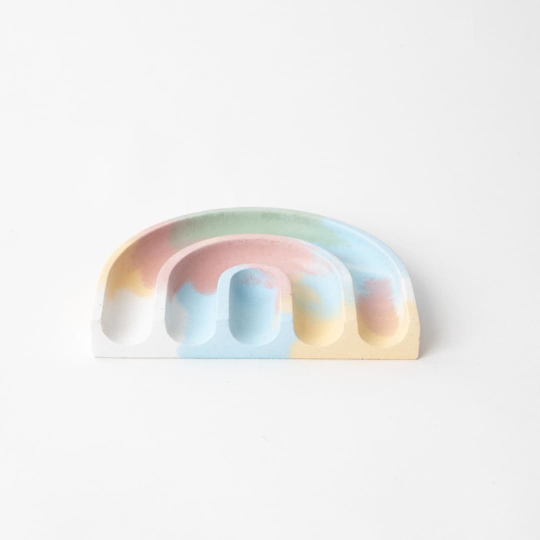 "Jawbreaker Sponge Rest" - Soap Dish in multicolor by Pretti.Cool