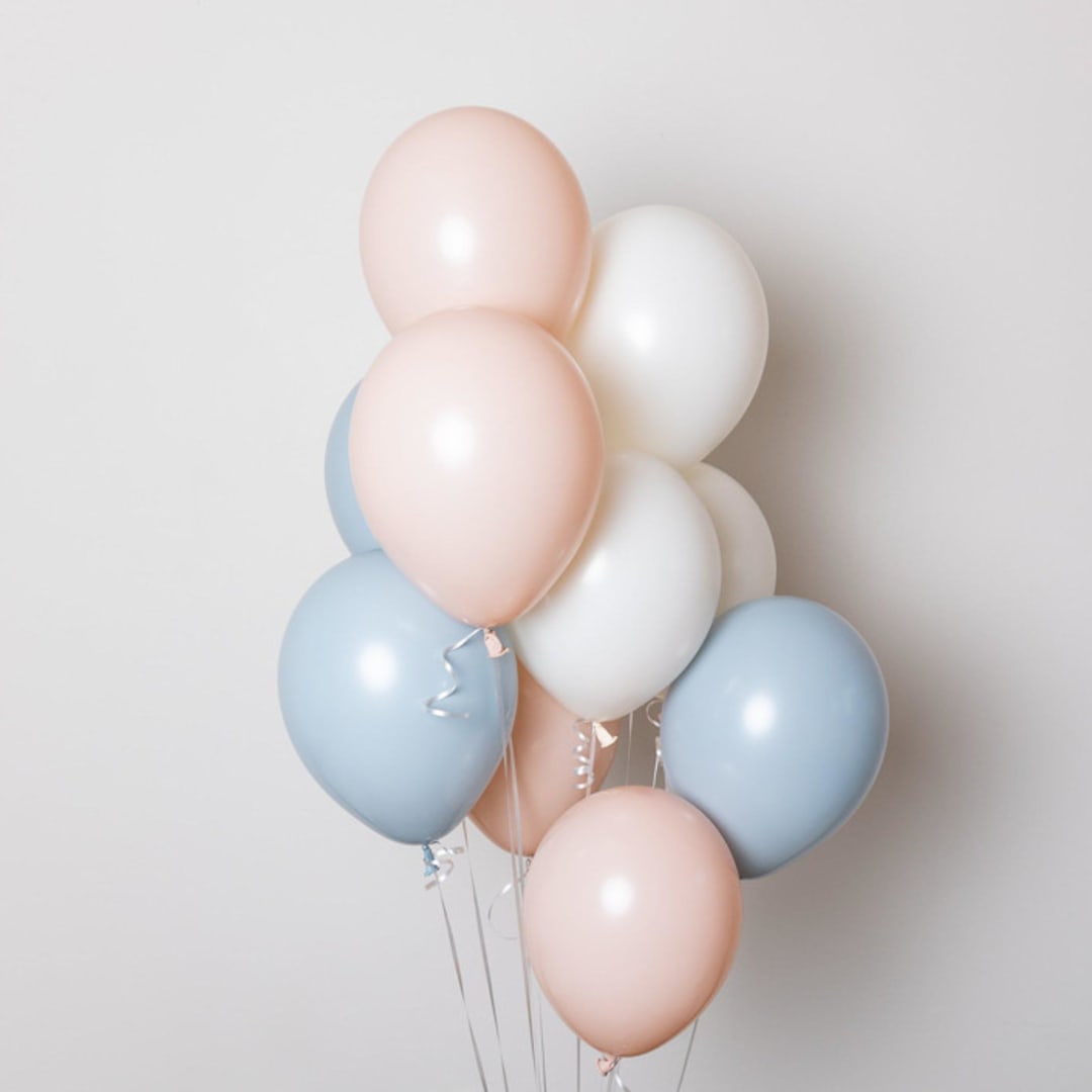"Catalina Balloon Bouquet" - Balloons in multicolor by Balloon and Bash