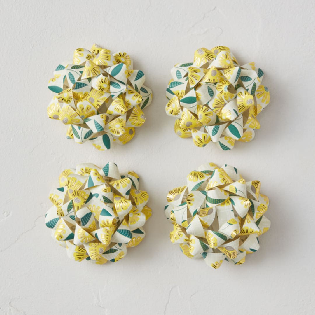 "Sweet Daisies" - Wrapping Paper Bow in Daisy by Jenna Holcomb