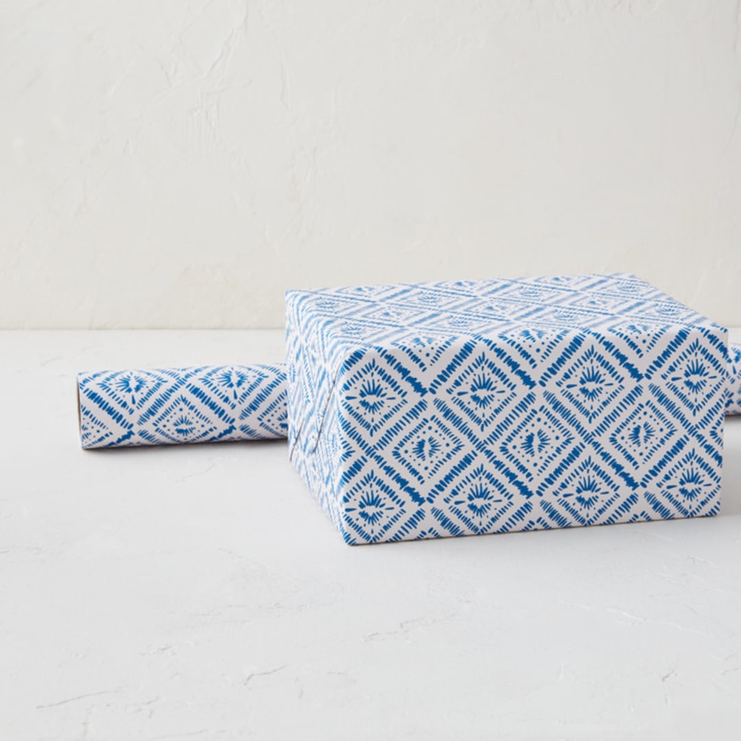 "Simple Shibori" - Wrapping Paper Roll in Indigo by Tamara Hilje