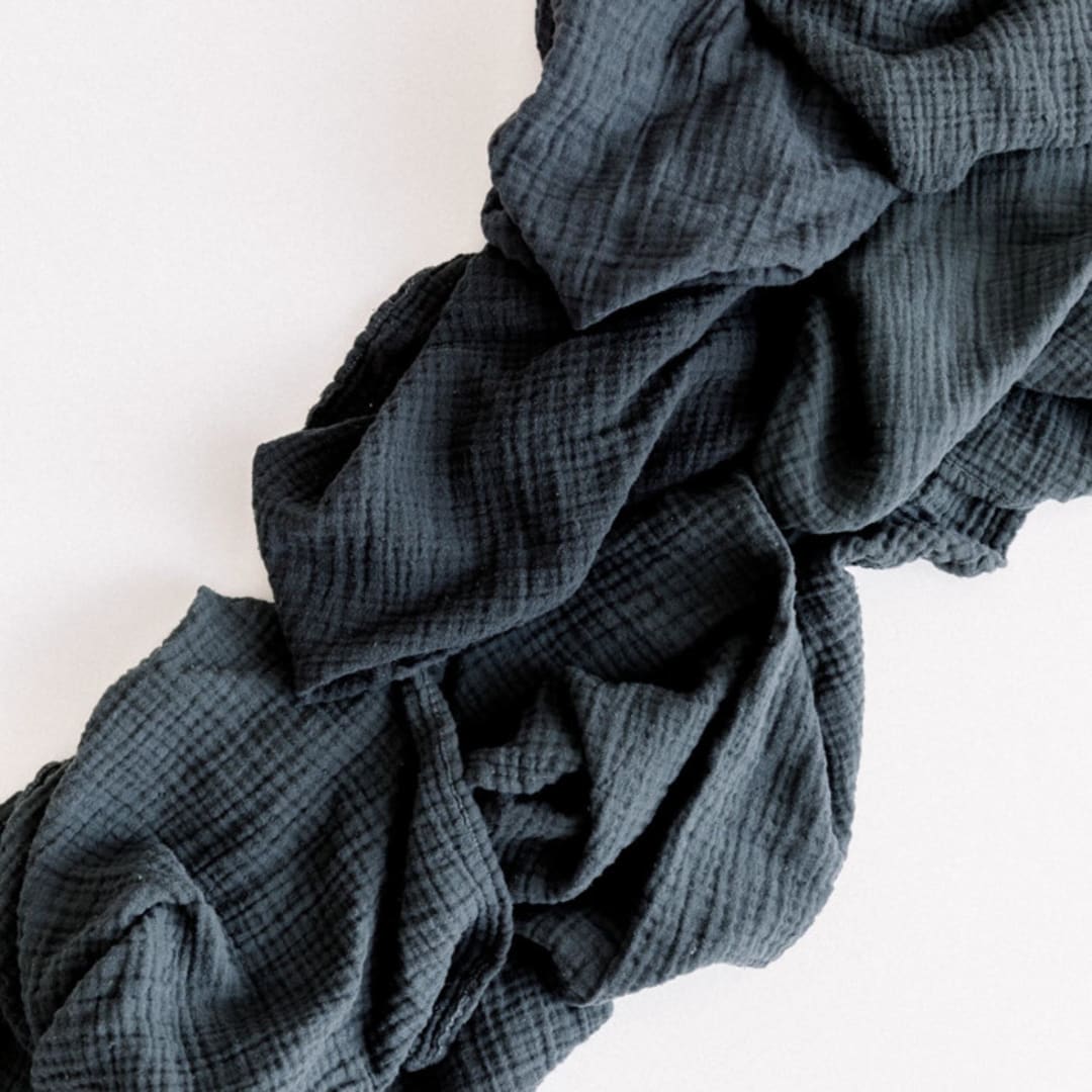 ORGANIC COTTON RUNNER // CHARCOAL