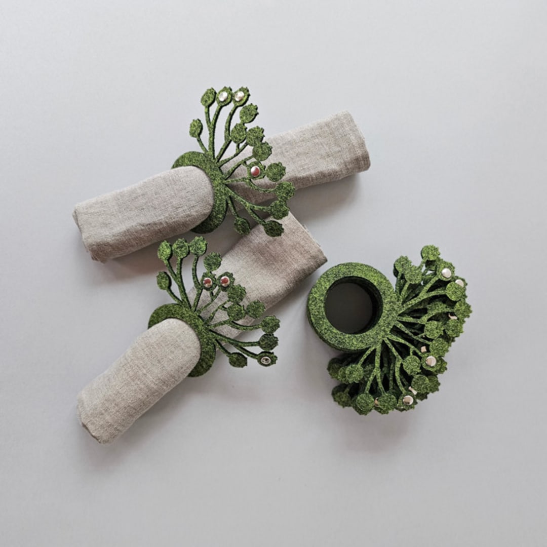 "Green felt napkin rings set of 6" - Christmas Decorations in green by Decomundo Home