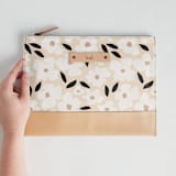 "Primavera" - Casual Clutch in Daisy by Iveta Angelova - Scale