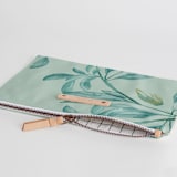 "Botanical greenery" - Catch All Pouch Set in Greenery by Lucrecia Caporale - Zipper Detail