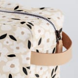 "Primavera" - Dopp Kit in Daisy by Iveta Angelova - Strap and Zipper Detail