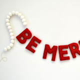 "Felt Christmas Garland, BE MERRY & White Felt Balls" - Garlands in red by TwentyEight12