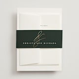 "Ampersand glam" - Wedding Invitations in Powder by Creo Study - Assembled with Belly Band