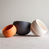 "Set of Colored porcelain 'Wobbles'" - Decorative Object in gray by Lisa Fleming