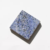 "Marble Pedestal (BLUE BAHIA)" - Decorative Object in blue by the parmatile shop