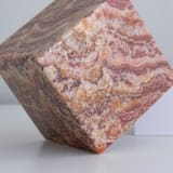 "Marble Cube (RED ONYX)" - Decorative Object in red by the parmatile shop