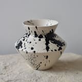 "Handmade Rock Decorative Ceramic Vase I - Black & White" - Vases in black by OWO Cerámica