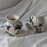 "Handmade Rock Decorative Ceramic Vase I - Black & White" - Vases in black by OWO Cerámica