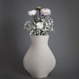 "Ceramic Vase ‘Jarre - White’" - Vases in white by Inhee Ma