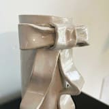 "Ribbon Bow Vase - Small" - Vases in white by Sidney Field