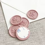 "Magnolia self-adhesive wax seal in rose pink | Set of 10" - Wax Seals in pink by Maria Ferrer G.