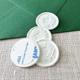 "White Christmas Wreath wax seal sticker | Set of 10" - Wax Seals in white by Maria Ferrer G.