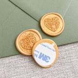 "Ornamental heart self-adhesive wax seal in yellow gold | Set of 10" - Wax Seals in gold by Maria Ferrer G.