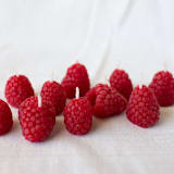"Raspberry Beeswax Birthday Candles" - Party Candles in red by Happy Organics