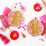"Gingerbread Men Dessert Plates - Set of 8" - Party Plates and Bowls in brown by Jollity and Co