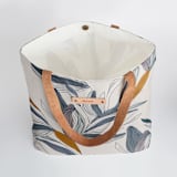 "Casual style" - Snap Tote in Pond by Lucrecia Caporale - Interior Detail