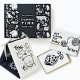 "Wee Gallery Tummy Time Gallery and Original Art Cards Gift Set" - Toys in multicolor by Wee Gallery