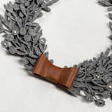 "Small gray felt Christmas wreath with leather ribbon" - Wreaths in brown by Decomundo Home