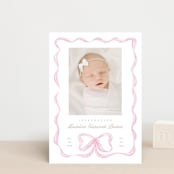 "Squiggle bow" - Birth Announcements in Peony by Creo Study - Front